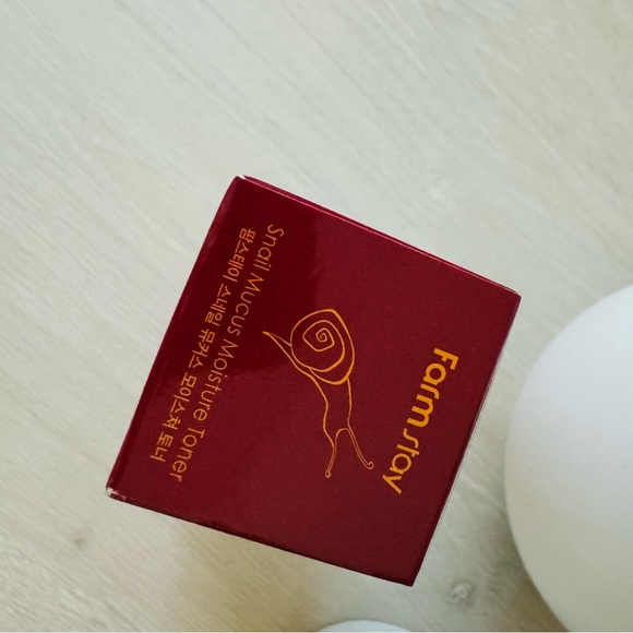 FARMSTAY Snail Mucus Moisture Toner 150ml/5.07 fl. oz - Picture 10 of 16